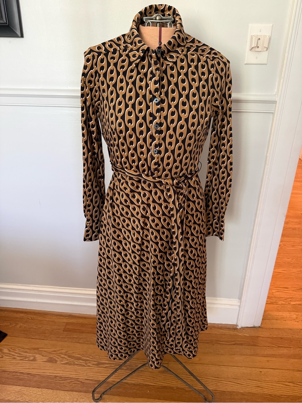Boden Black and Tan Chain-Link Print Long Sleeve Midi Dress